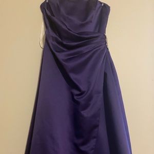 Purple sleeveless dress